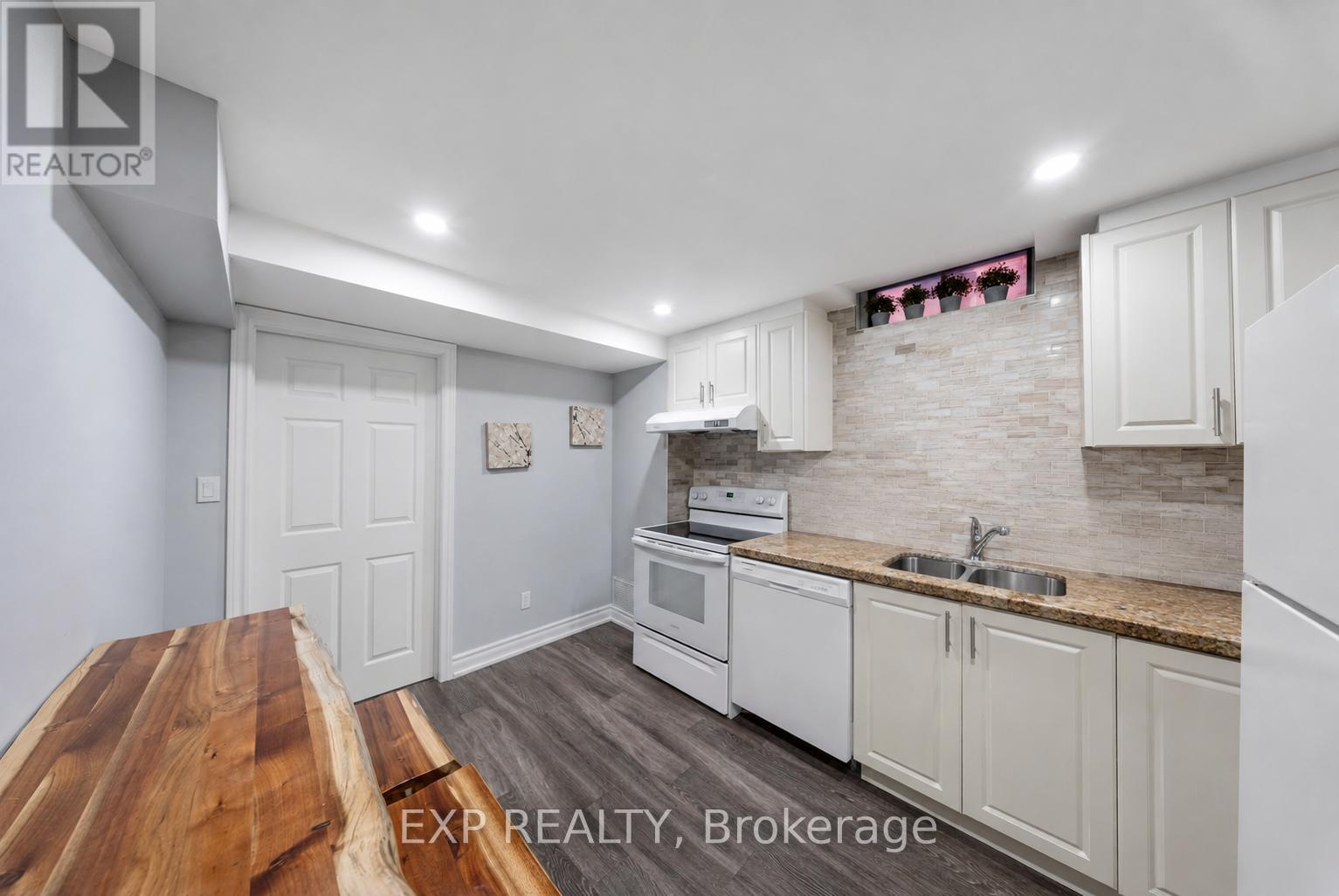 42 FIELDNEST CRESCENT - Image 26