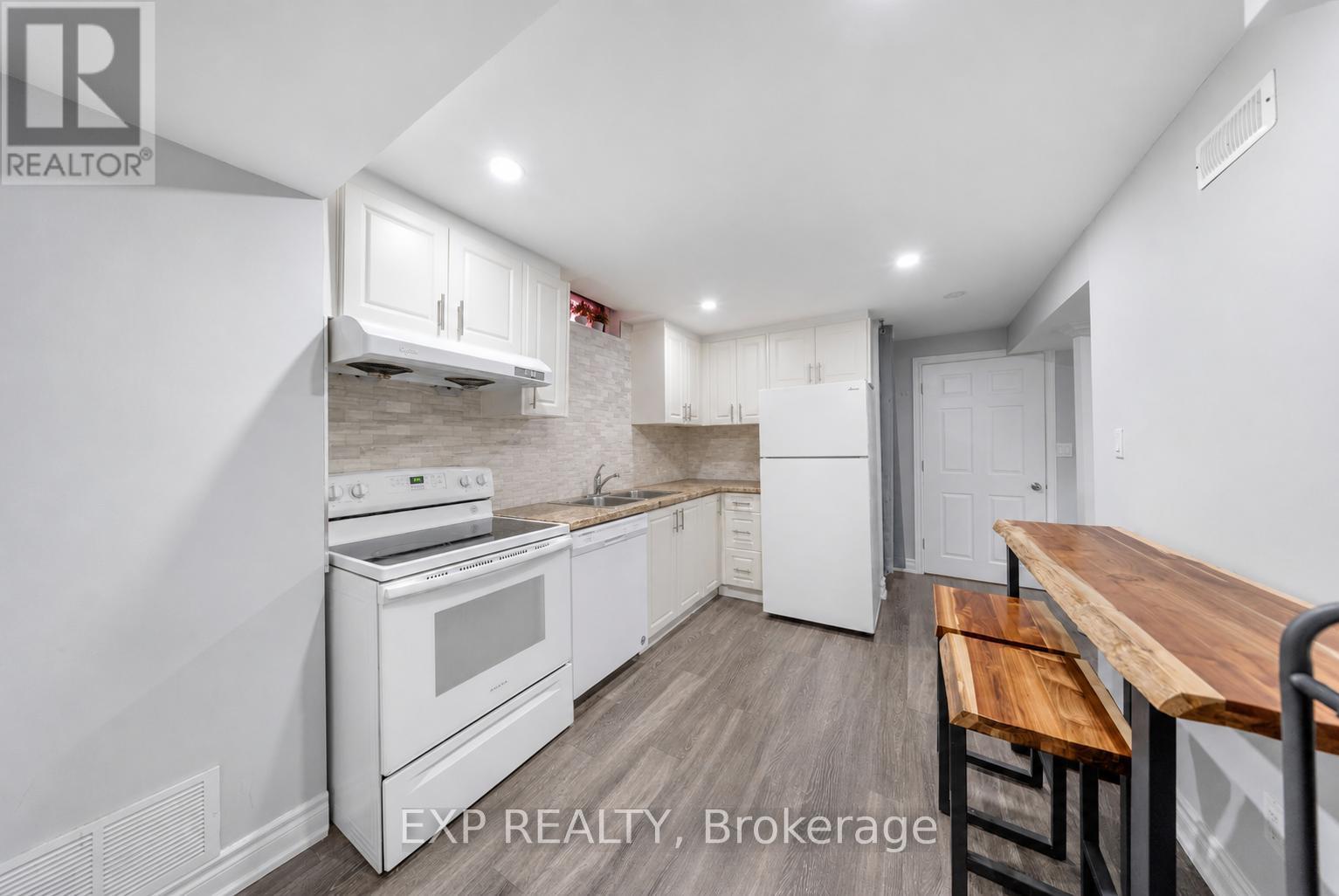 42 FIELDNEST CRESCENT - Image 27