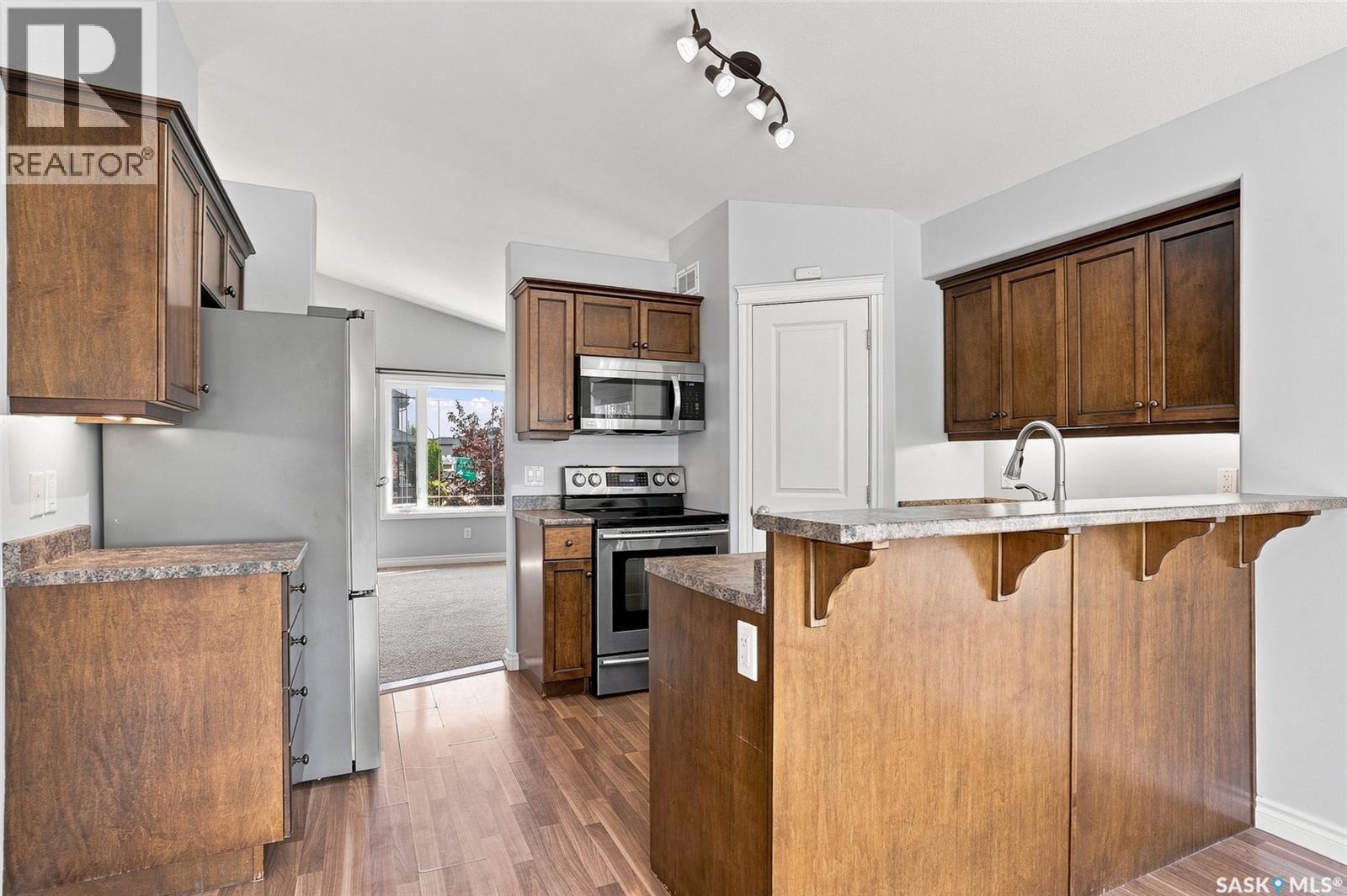 318 Lucyk CRESCENT - 4