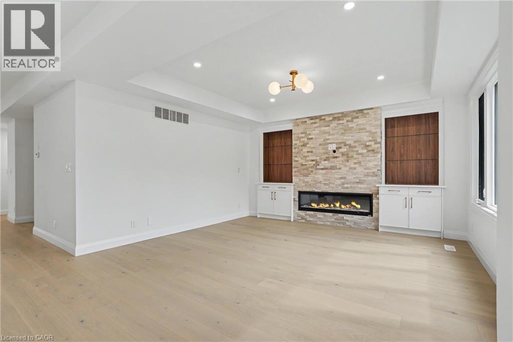 386 SOUTHCOTE Road - 17