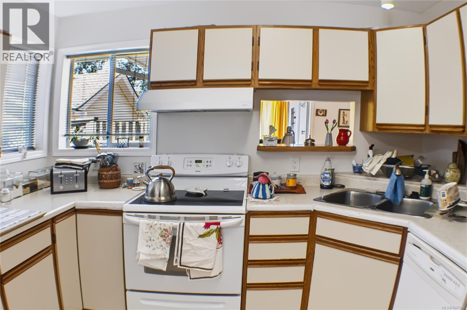  1650 Midgard Avenue, Saanich