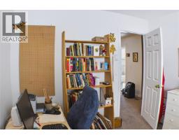Living room - 1650 Midgard Ave, Saanich, BC V8P2Y3 Photo 11