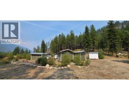 Living room - 4820 Highway 33, Beaverdell, BC V0H1A0 Photo 14