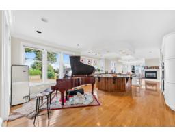 14139 Marine Drive, White Rock, BC V4B1A6 Photo 6