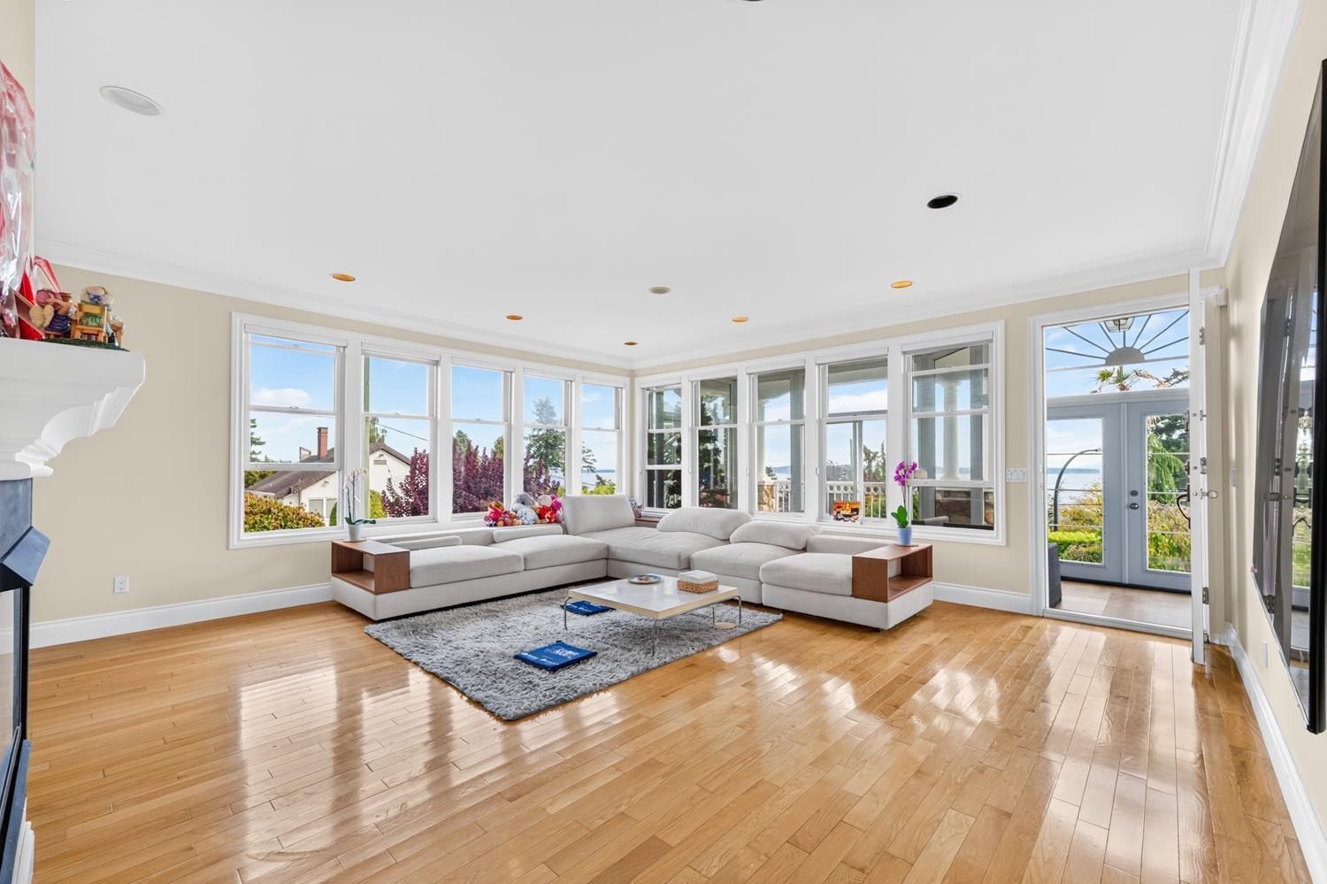 14139 MARINE DRIVE, White Rock