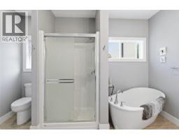 3831 Creekside Dr, Bowser, BC V0R1G0 Photo 30
