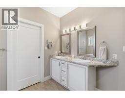 3831 Creekside Dr, Bowser, BC V0R1G0 Photo 31