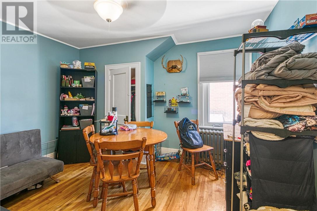 355 Cartier Avenue - 17