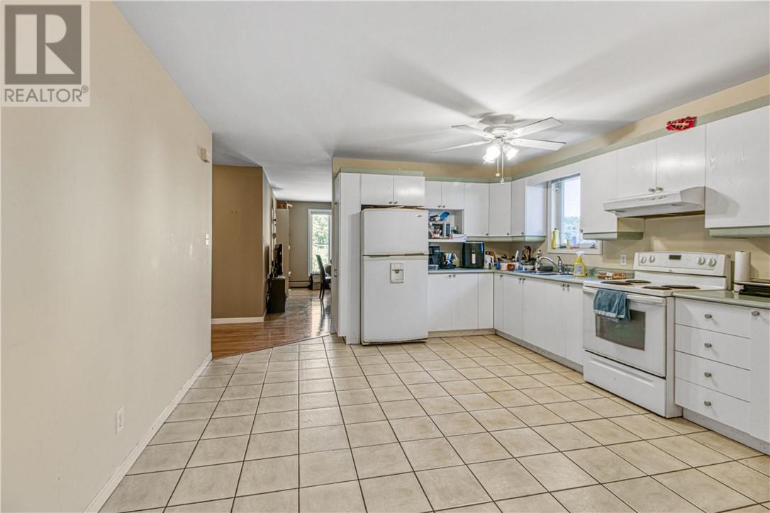 355 Cartier Avenue - 20