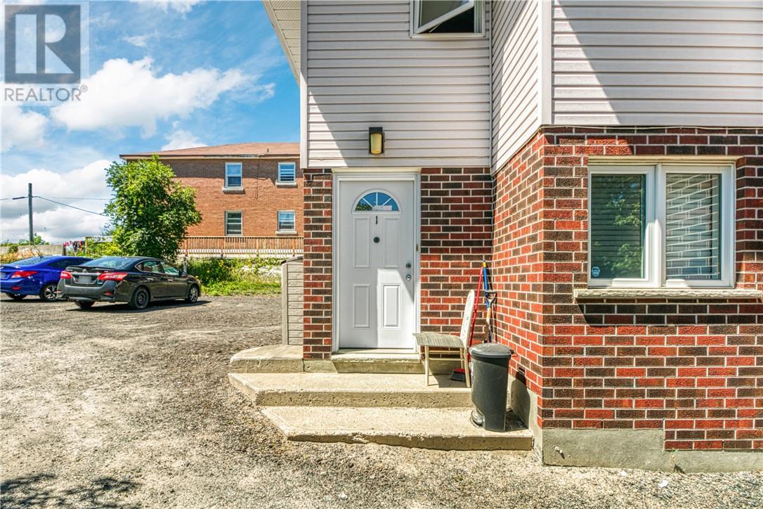 355 Cartier Avenue - Image 32