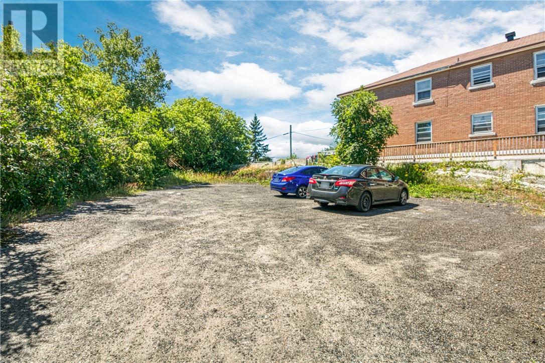 355 Cartier Avenue - 4