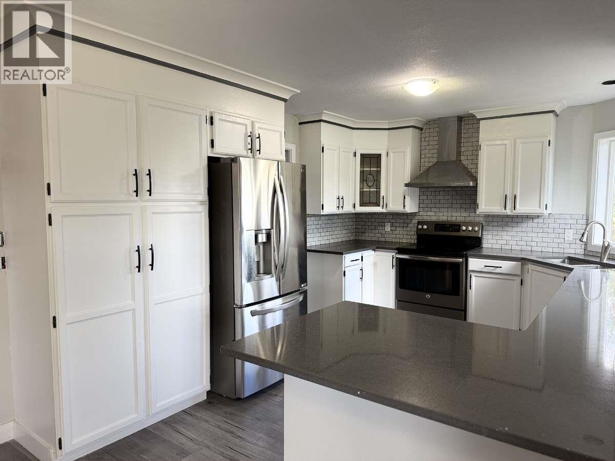  877 Springside Court, Kelowna