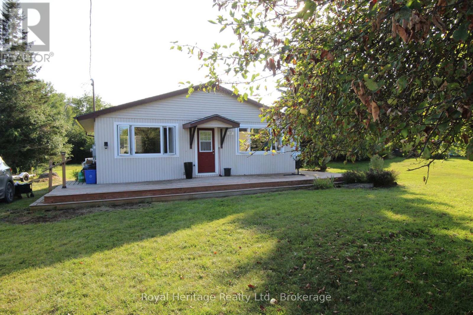137 BAYSHORE ROAD - 1