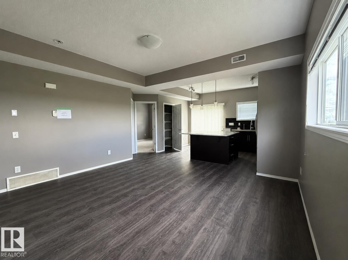 #21 6520 2 AV SW - 3