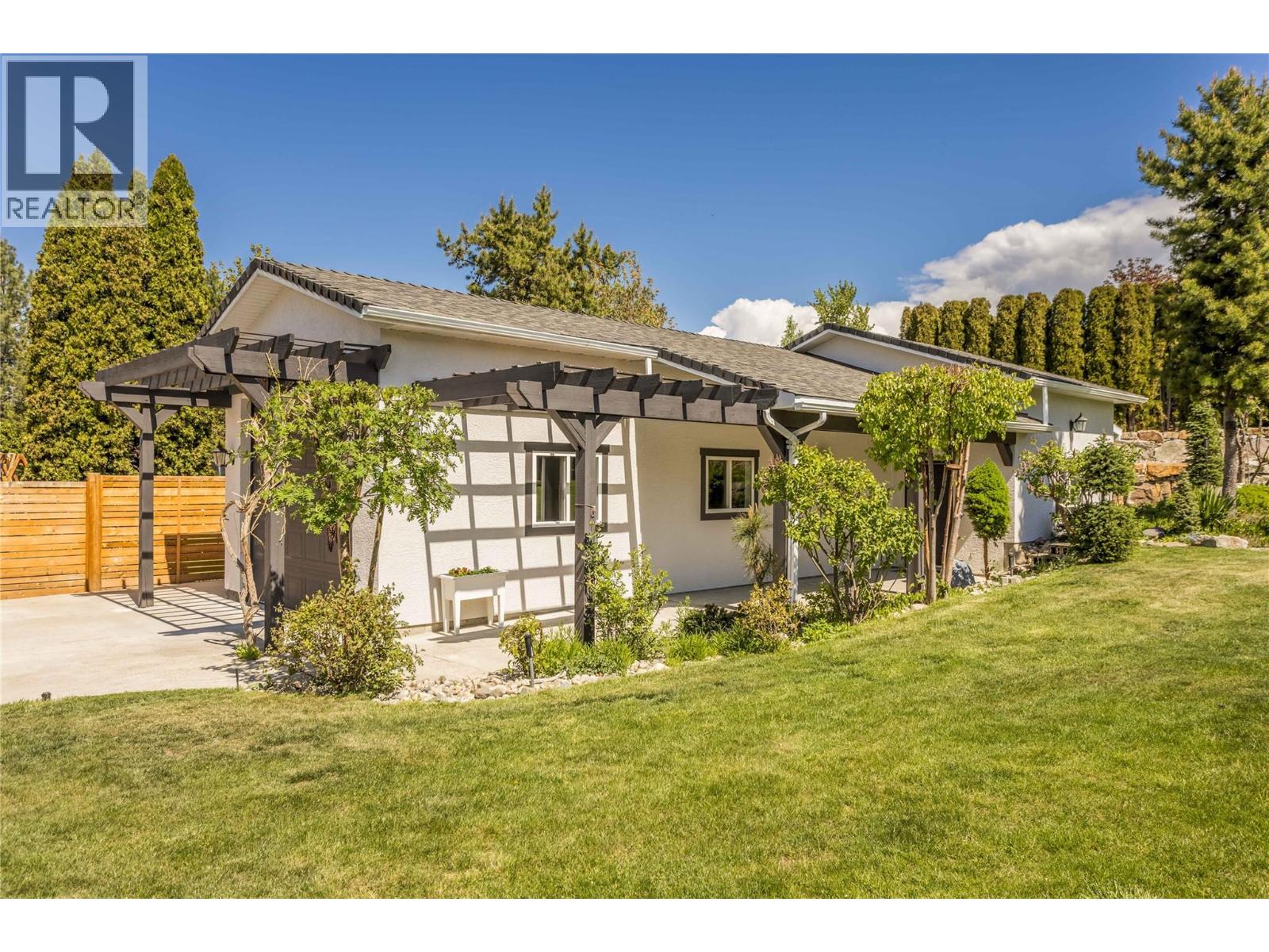 4325 Takla Road, Kelowna