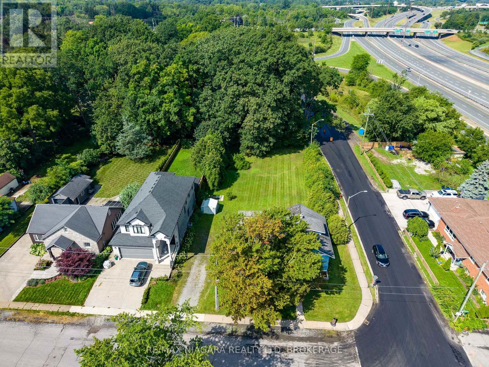 5469 PRINCE EDWARD AVENUE - Image 11