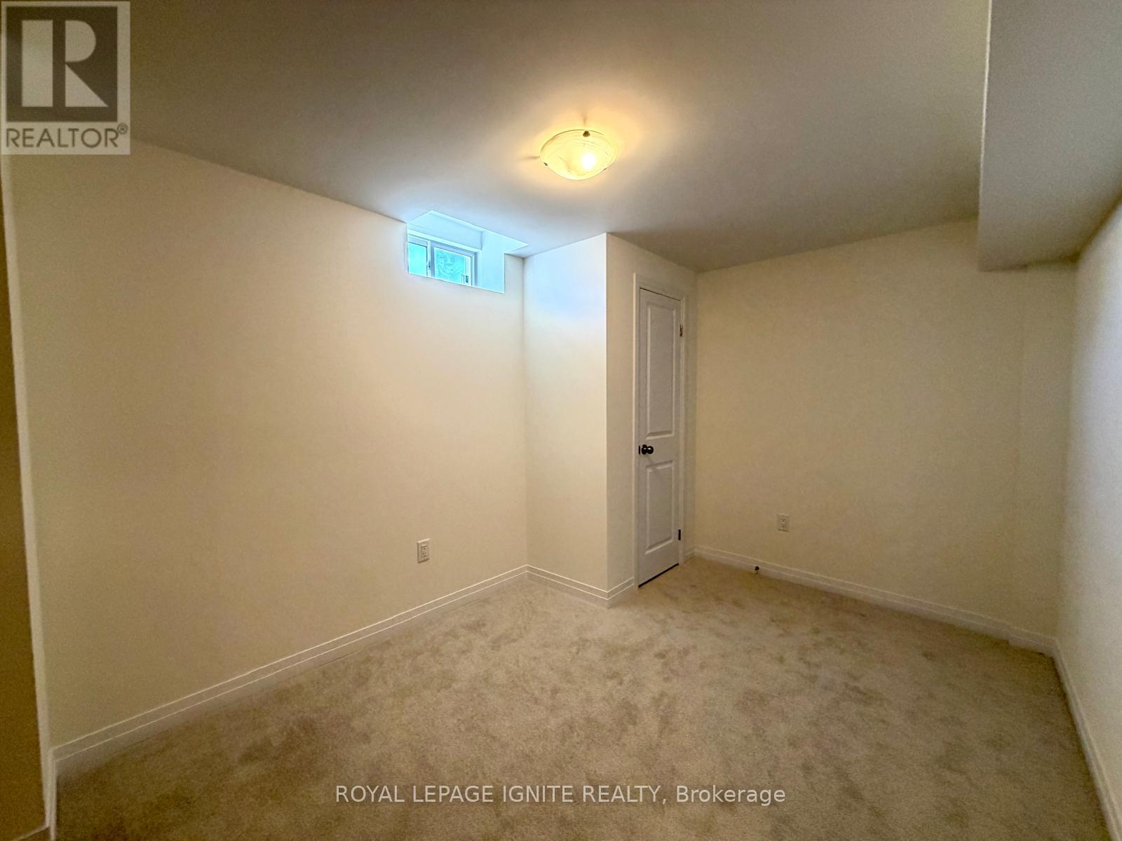 537 HUDSON CRESCENT - 17