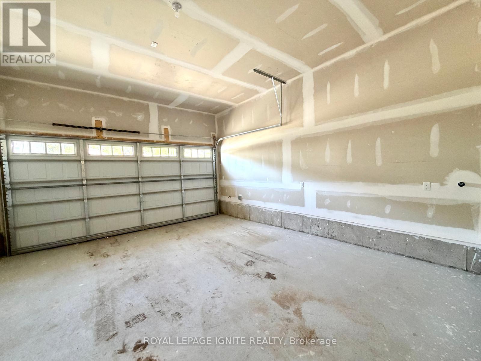 537 HUDSON CRESCENT - Image 23