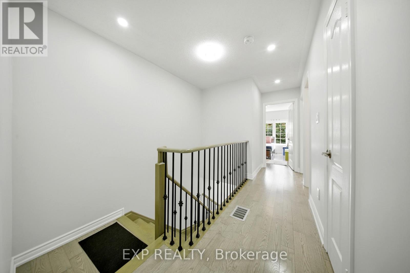 #19 1575 SOUTH PARADE COURT - Image 27