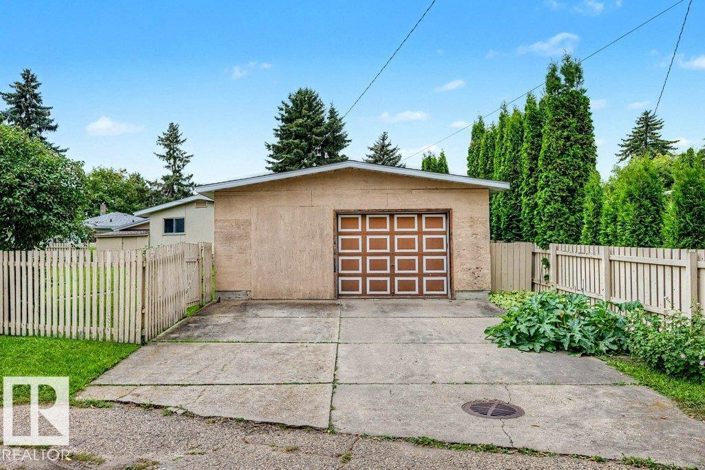 10247 63A ST NW - Image 46