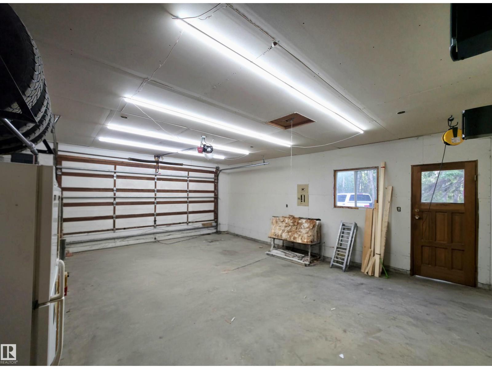 134 52009 RGE ROAD 214 - 56