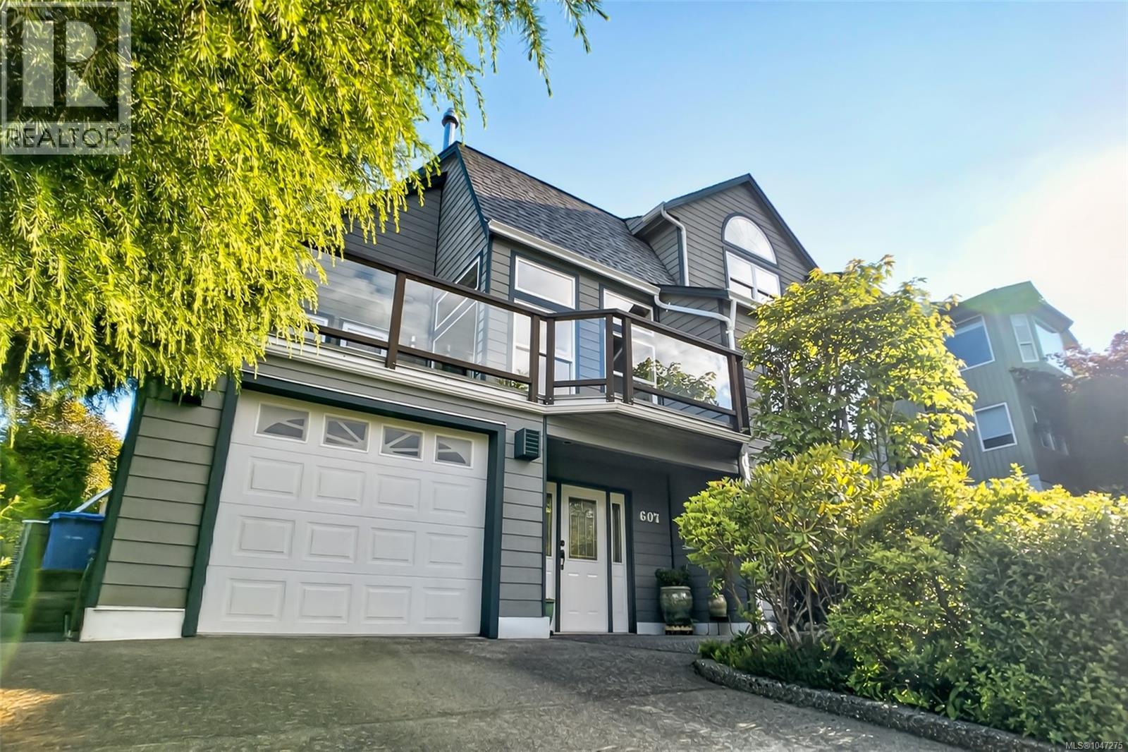 607 Pfeiffer Cres, Tofino