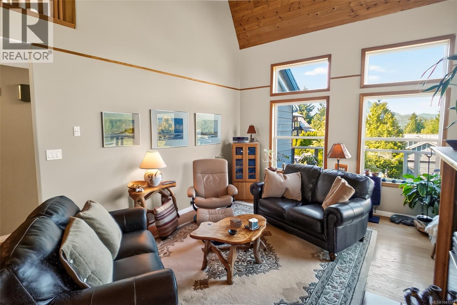 607 Pfeiffer Cres, Tofino