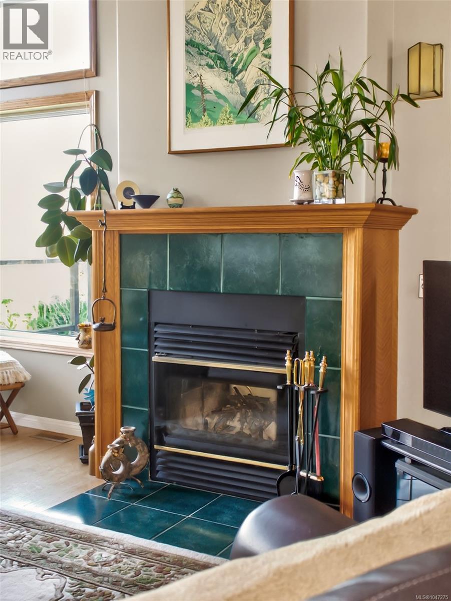 607 Pfeiffer Cres, Tofino
