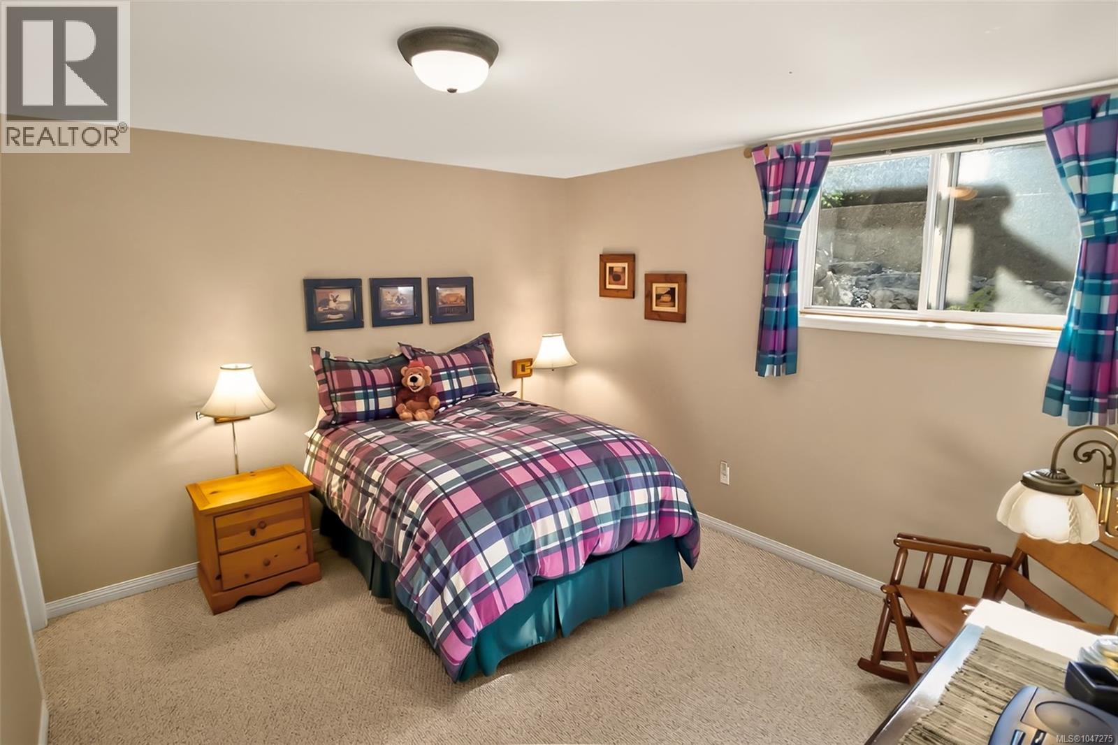 607 Pfeiffer Cres, Tofino