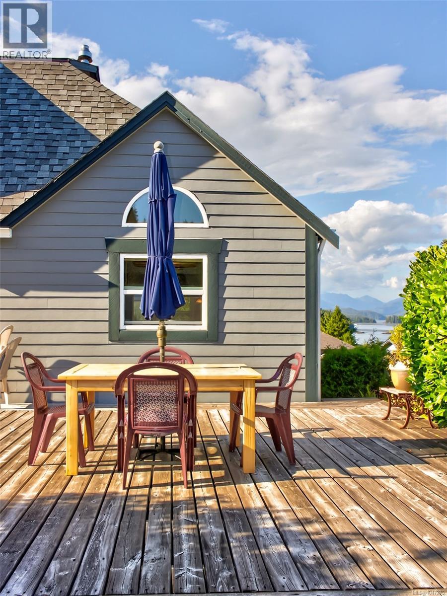 607 Pfeiffer Cres, Tofino