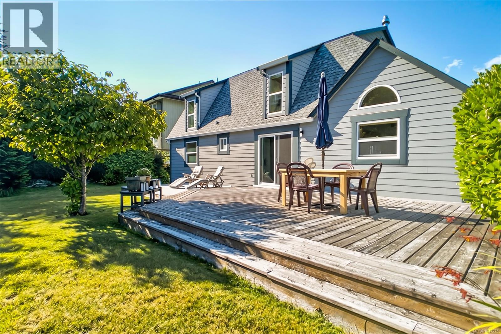 607 Pfeiffer Cres, Tofino