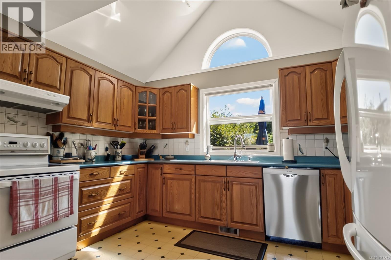607 Pfeiffer Cres, Tofino