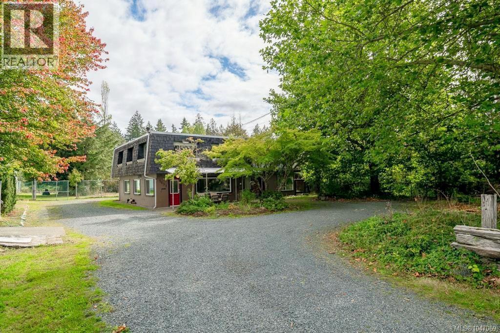5633 STRICK Rd - 1