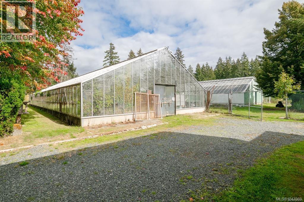 5633 STRICK Rd - 5