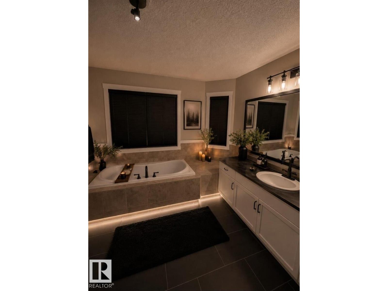 16523 89 ST NW - 44