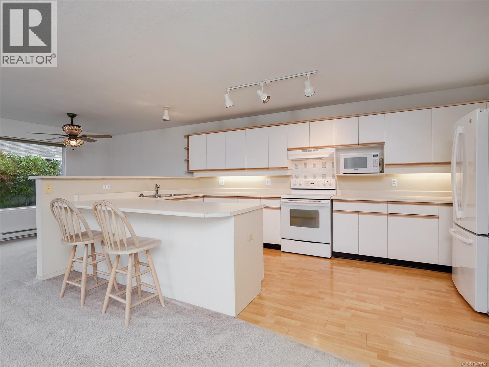 2011 Govenlock Pl - Image 9