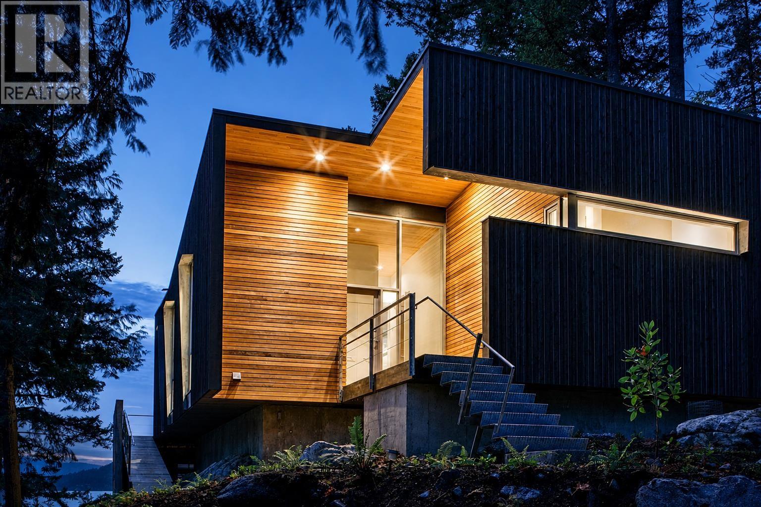 671 BOWEN VIEW ROAD, Gambier Island