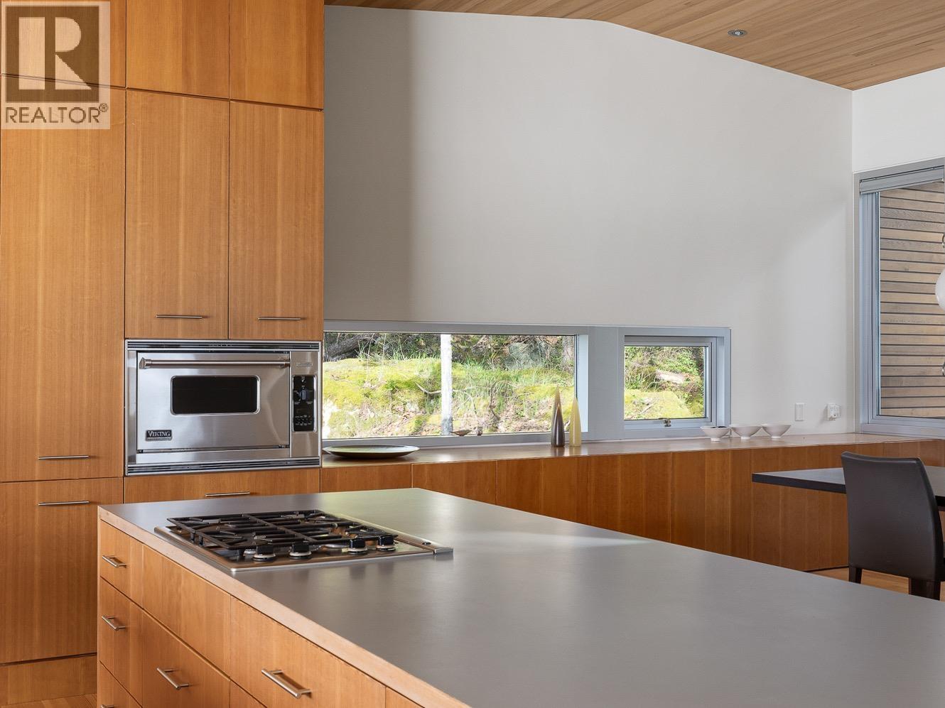671 BOWEN VIEW ROAD, Gambier Island