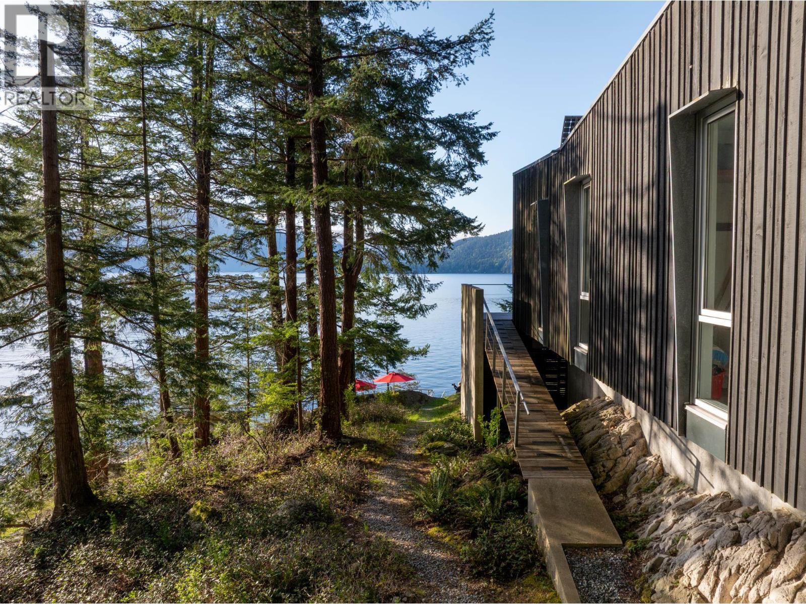 671 BOWEN VIEW ROAD, Gambier Island