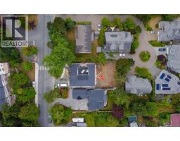 Primary Bedroom - A 3942 Telegraph Bay Rd, Saanich, BC V8N4H7 Photo 8