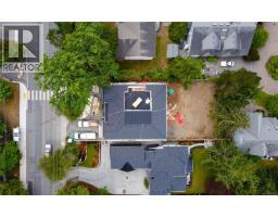Ensuite - A 3942 Telegraph Bay Rd, Saanich, BC V8N4H7 Photo 7