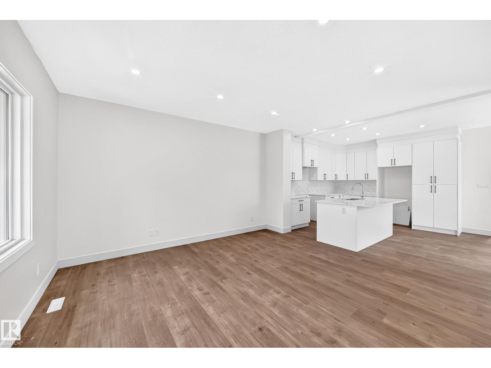 12411 86 ST NW - 21