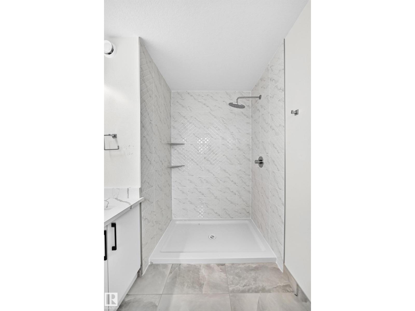12411 86 ST NW - 33