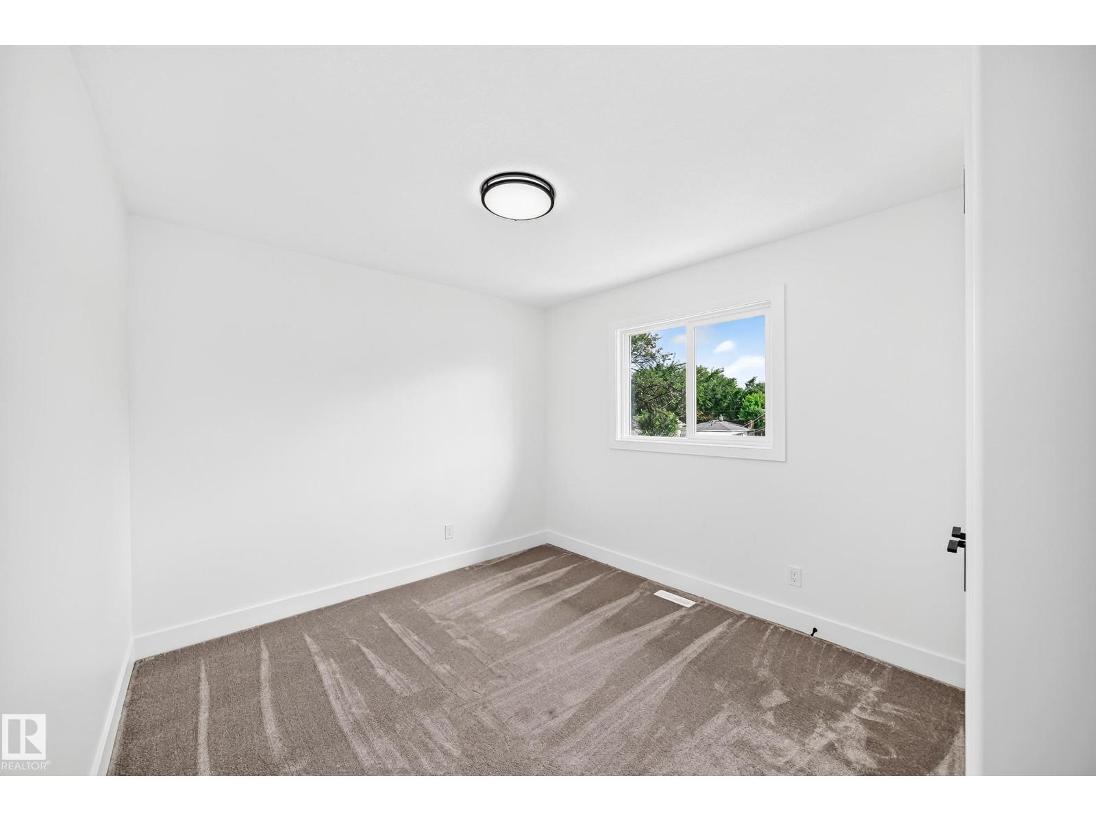 12411 86 ST NW - 39