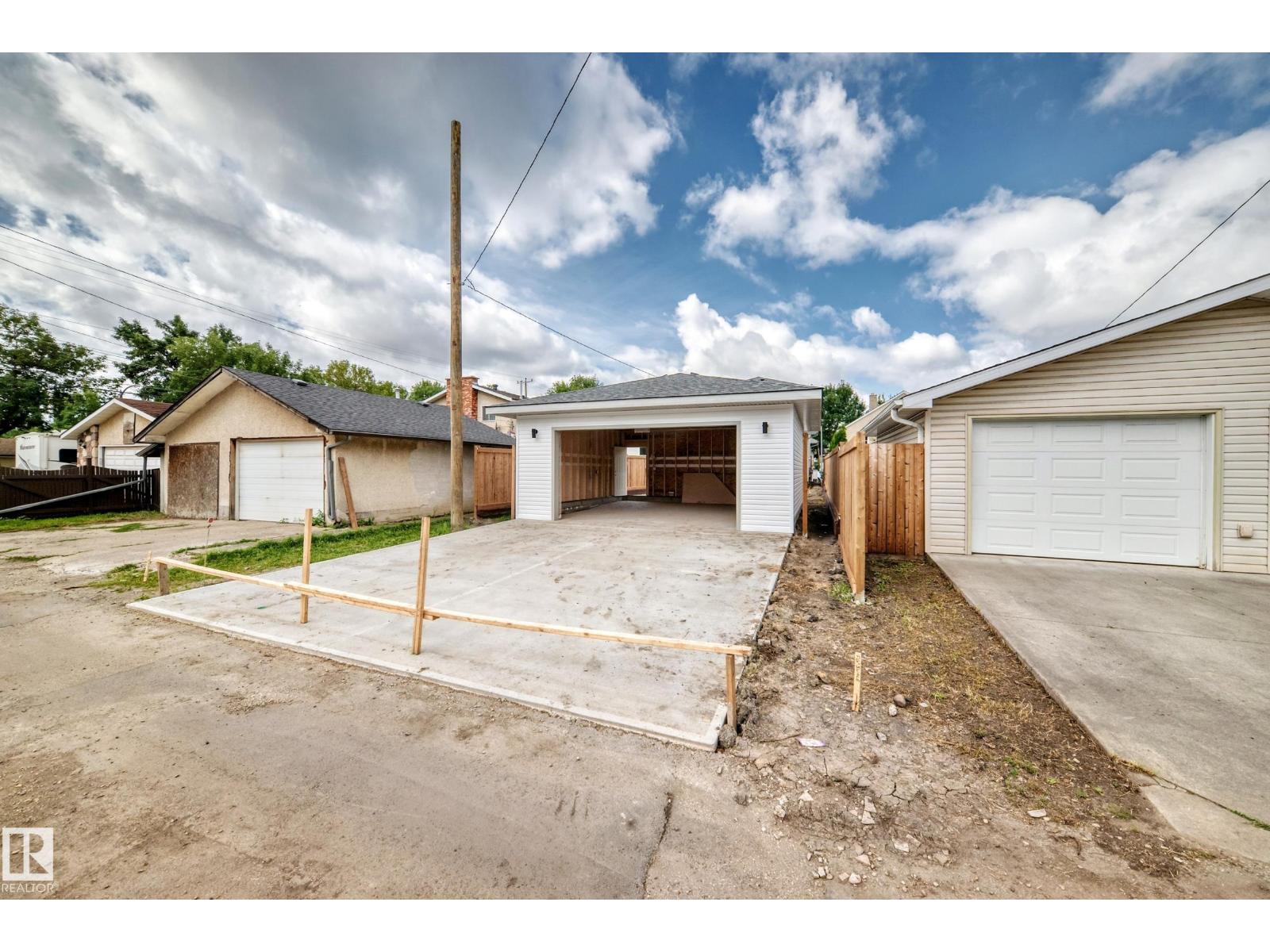 12411 86 ST NW - 54