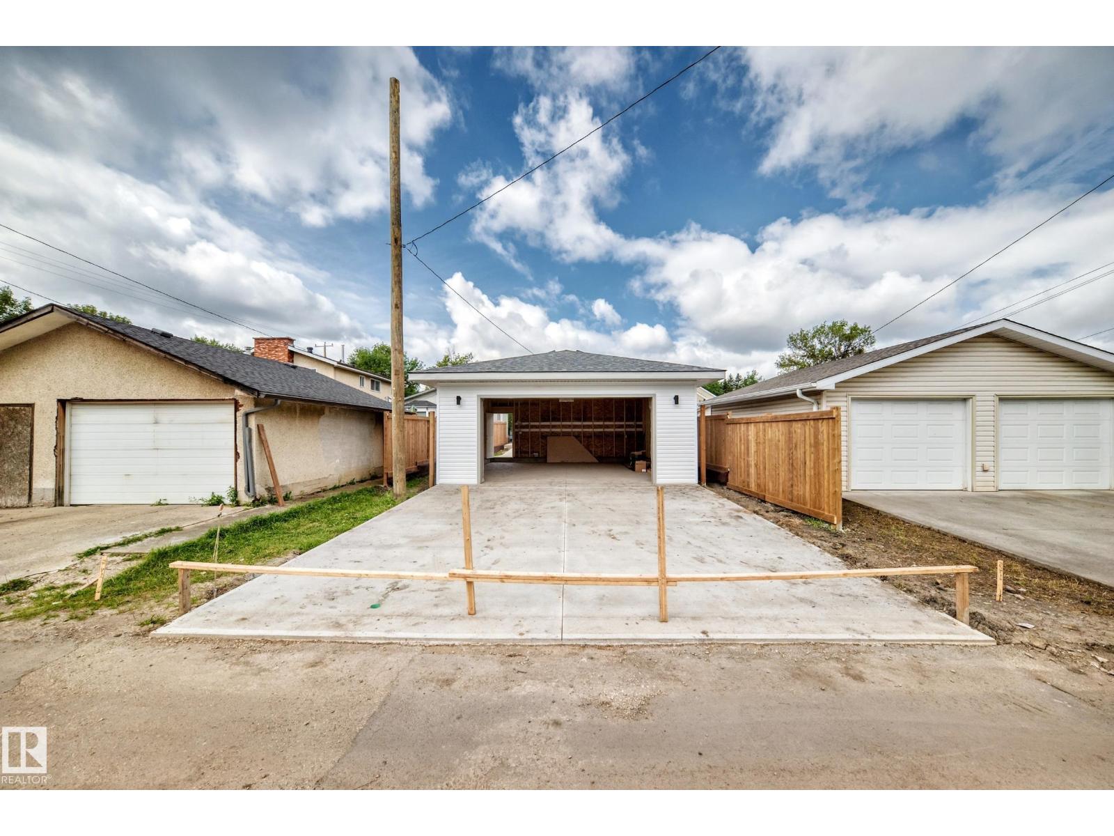 12411 86 ST NW - 55