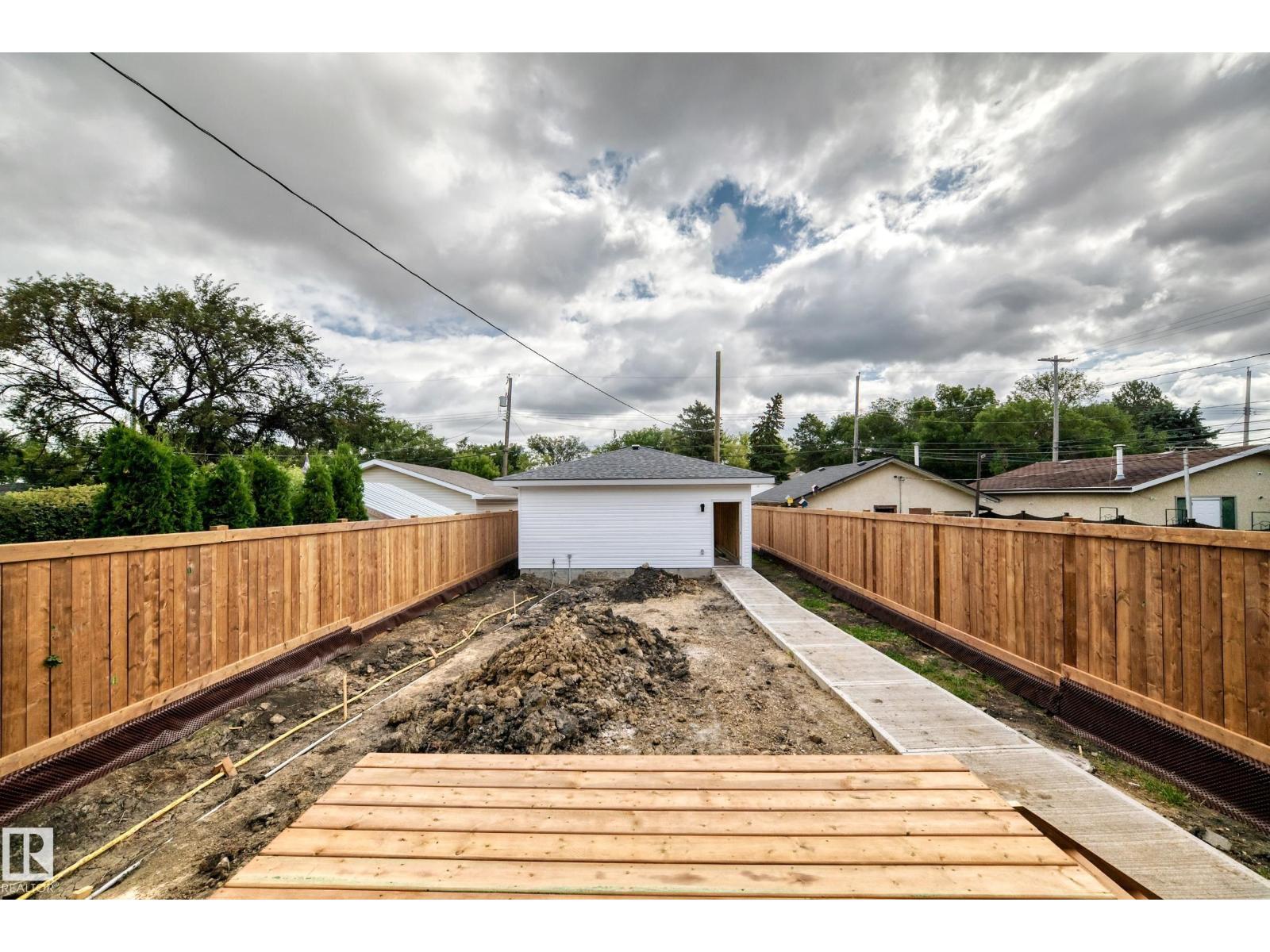 12411 86 ST NW - 58