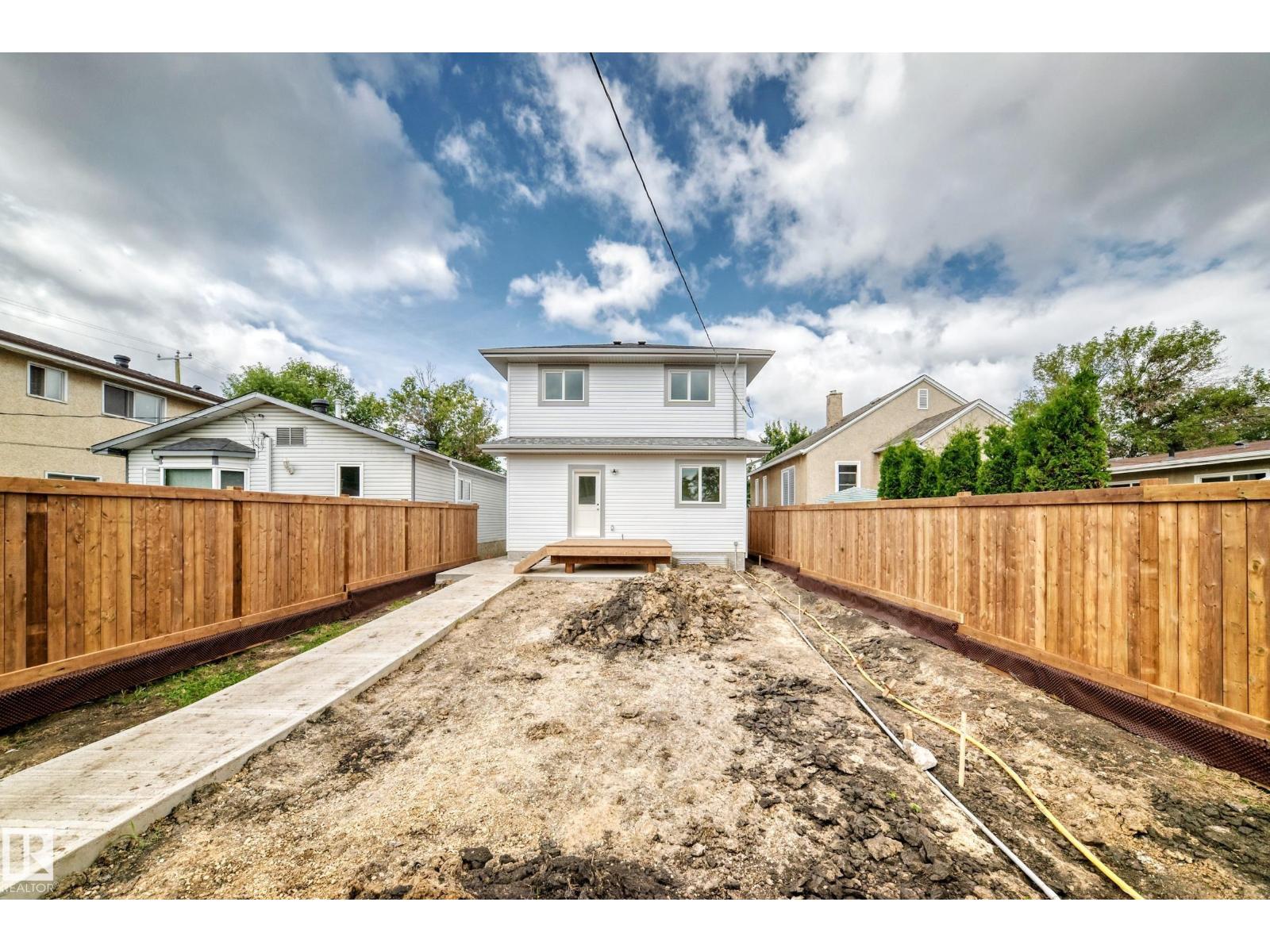 12411 86 ST NW - 64