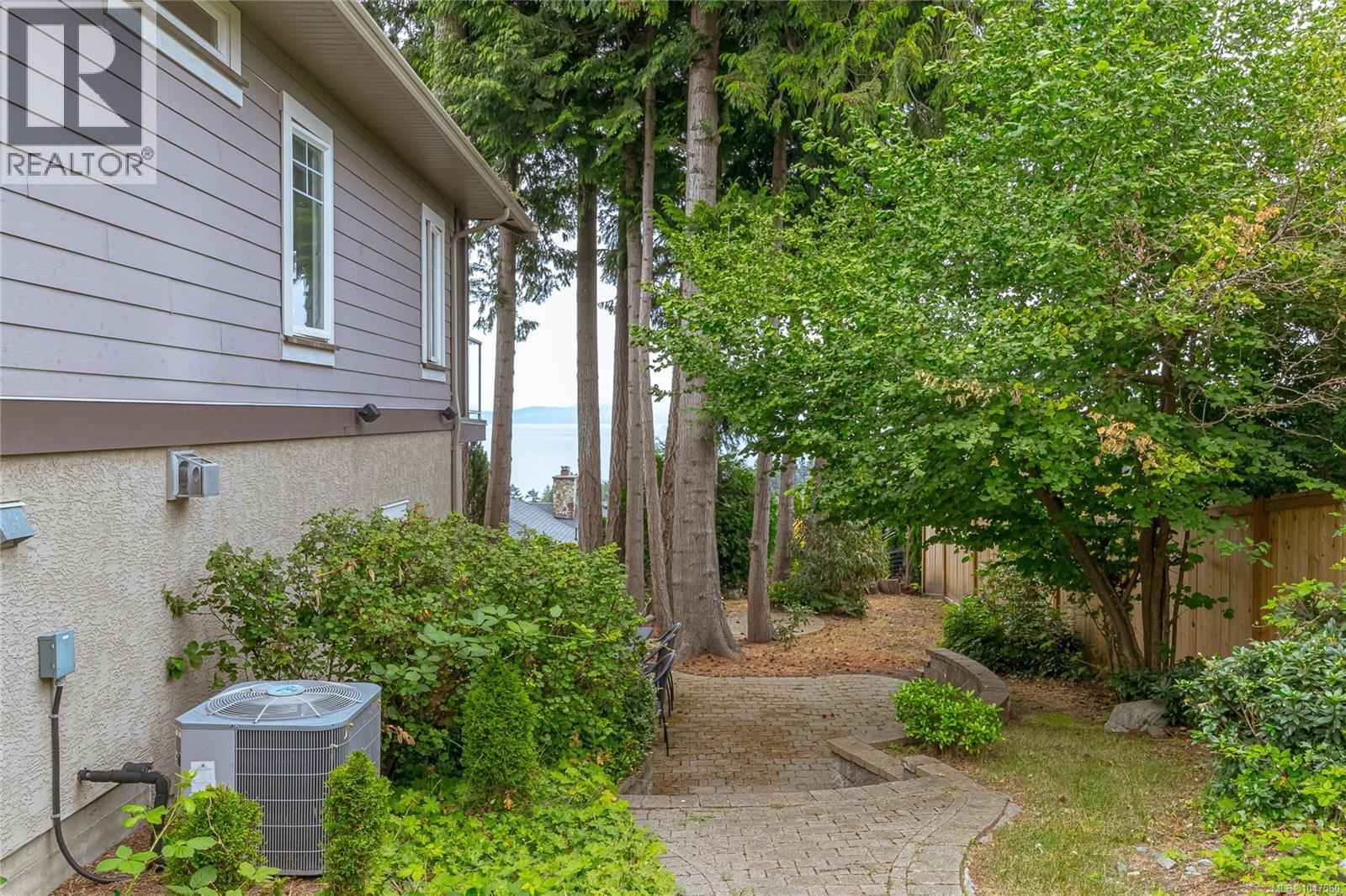 951 Seamist Rise, Saanich
