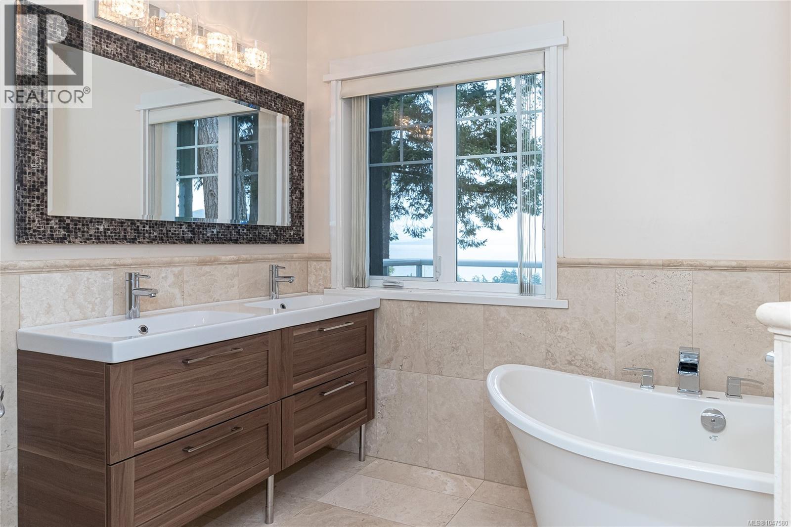  951 Seamist Rise, Saanich